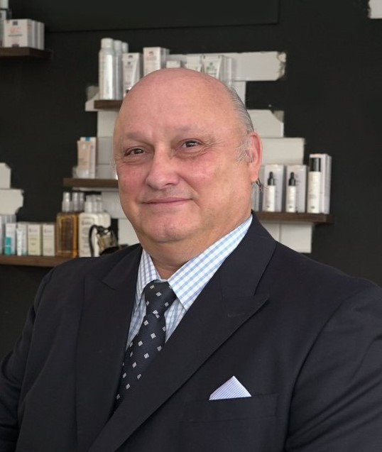 Dr. Enrique Úraga Pazmiño
